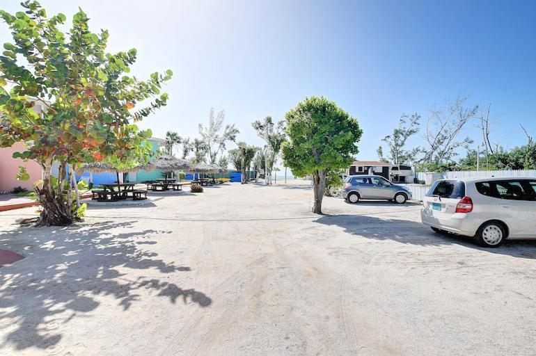 Beach Villas Coral Harbour Exterior photo