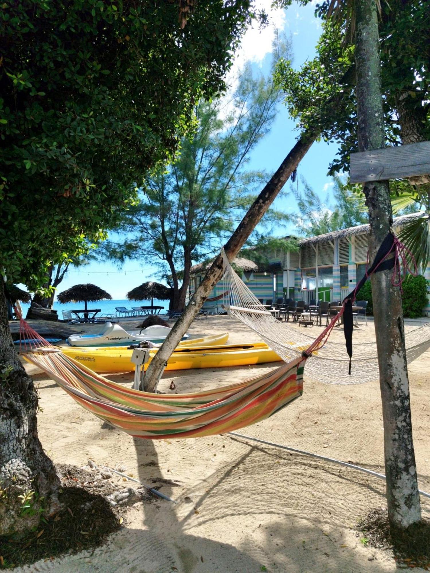 Beach Villas Coral Harbour Exterior photo